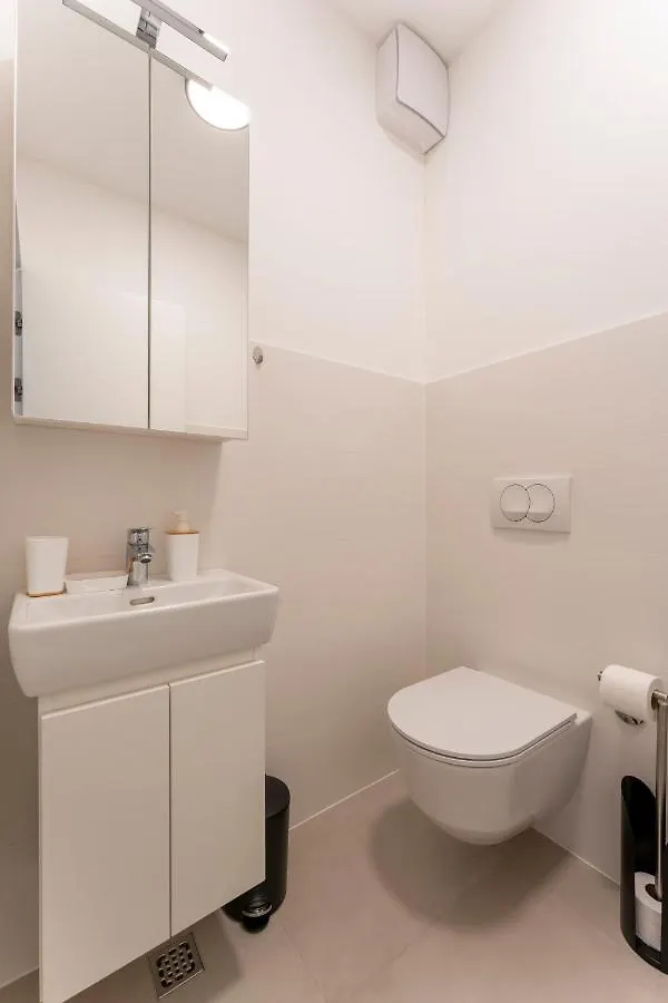 Lu Apartments Сплит